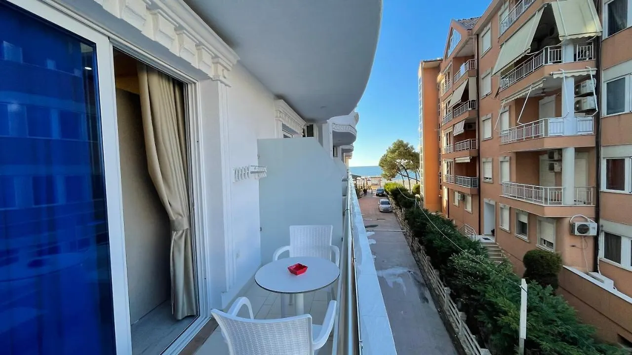 Luna Rooms & Apartments Golem  Golem (Tirana)