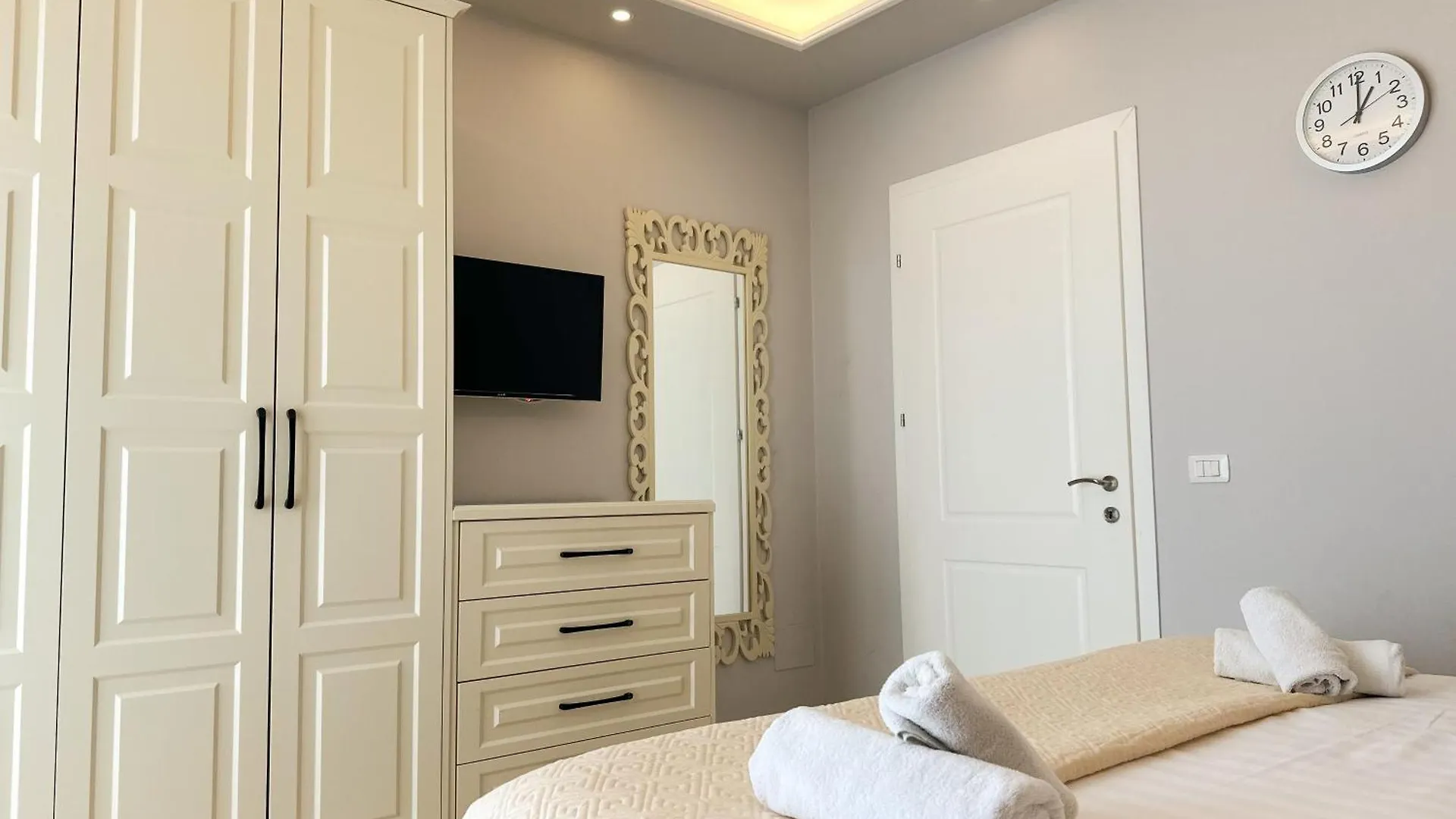 Luna Rooms & Apartments Golem  Golem (Tirana)