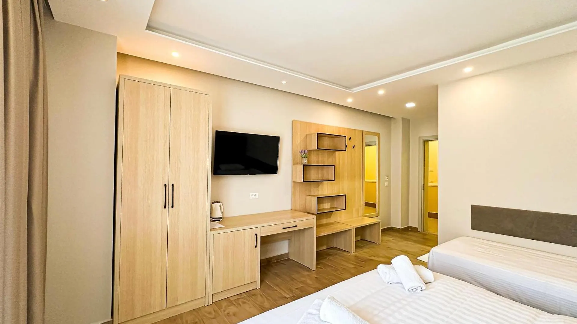 Luna Rooms & Apartments Golem  Aparthotel