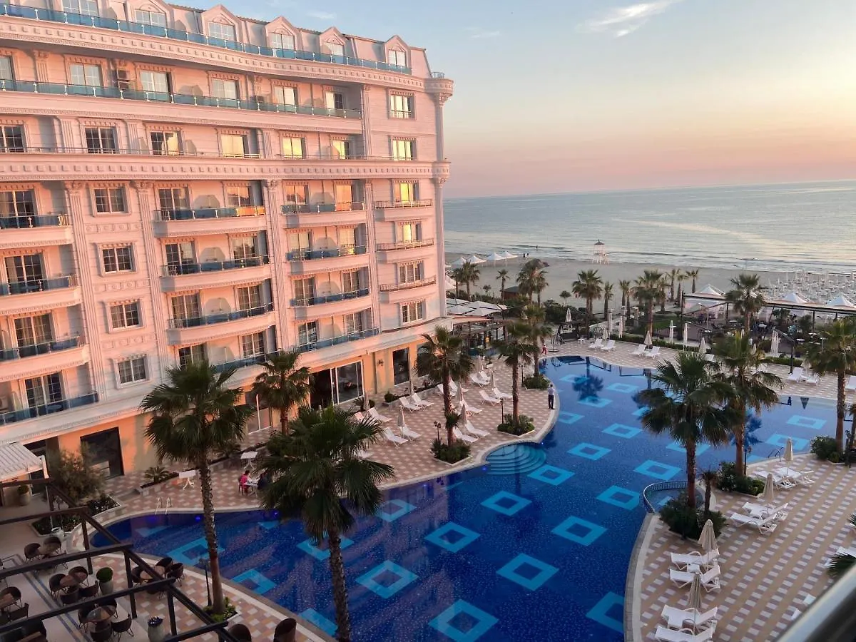 Luna Rooms & Apartments Golem  Aparthotel