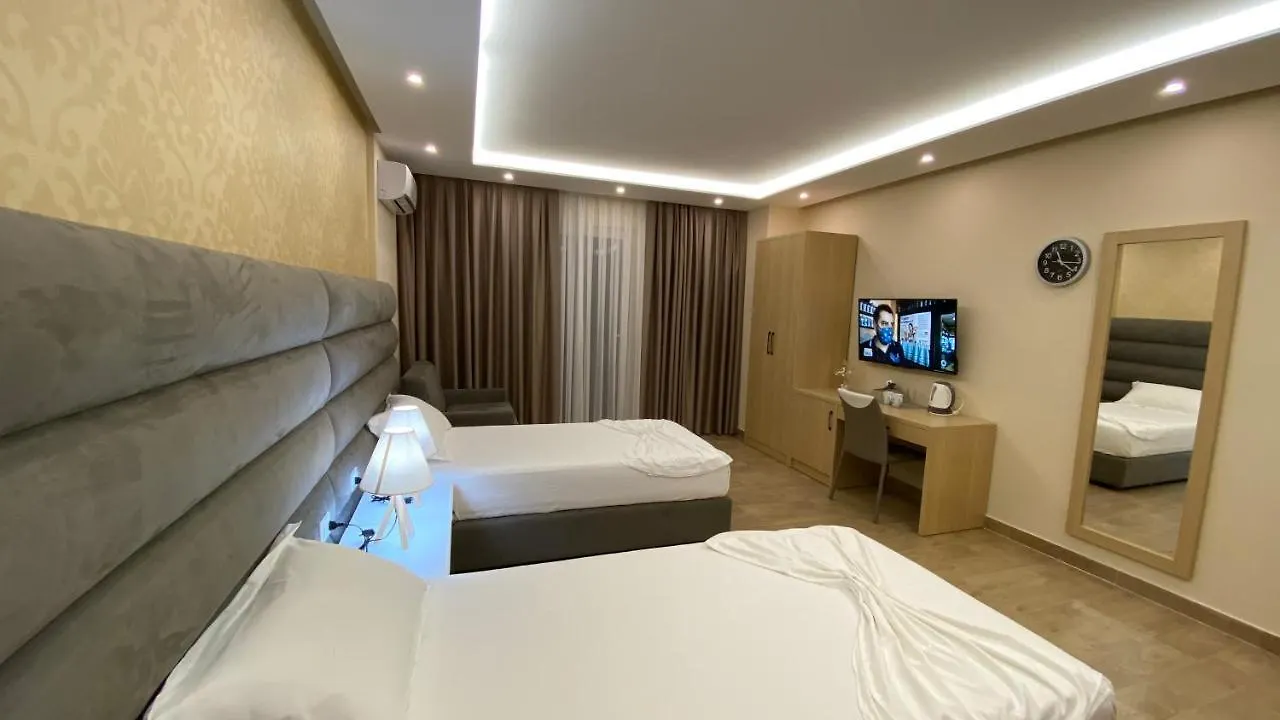Luna Rooms & Apartments Golem  Aparthotel Golem (Tirana)