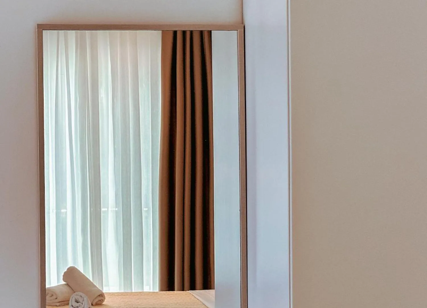 アパートホテル Luna Rooms & Apartments ゴーレム アルバニア