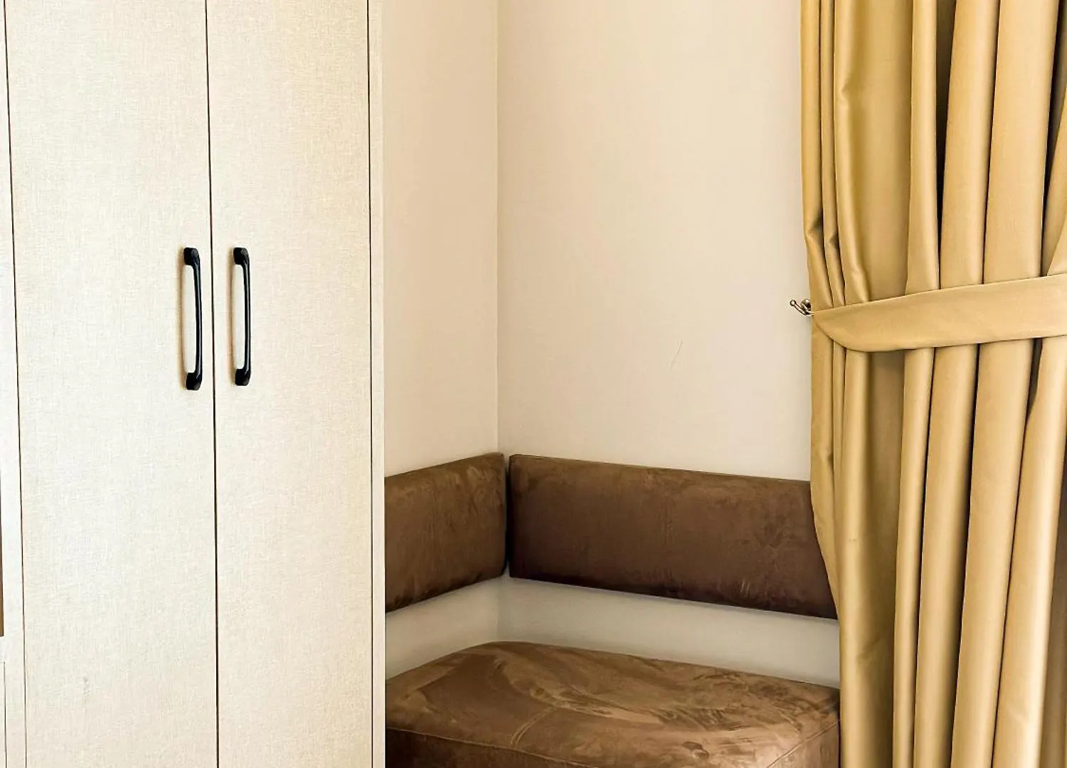 Luna Rooms & Apartments ゴーレム